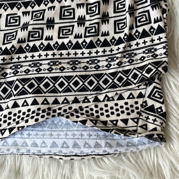 Francesca’s Aztec Crop Tank - S - Picture 4 of 5